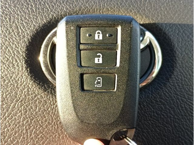 TOYOTA HIACE WAGON 4WD 2016 Image 31