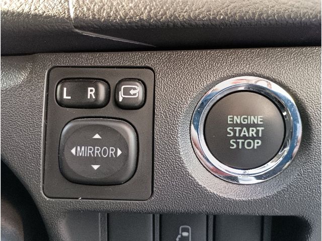 TOYOTA HIACE WAGON 4WD 2016 Image 31