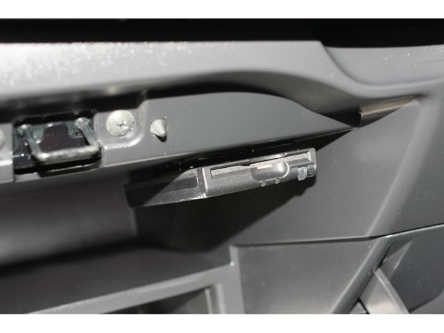 NISSAN NOTE 2017 Image 31