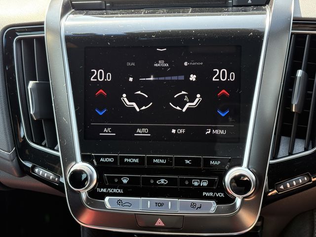 TOYOTA CROWN SEDAN HYBRID 4 2018 Image 31