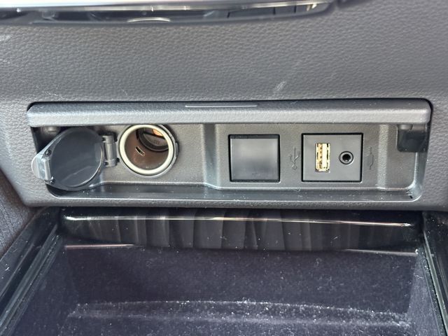 TOYOTA CROWN SEDAN HYBRID 4 2018 Image 31