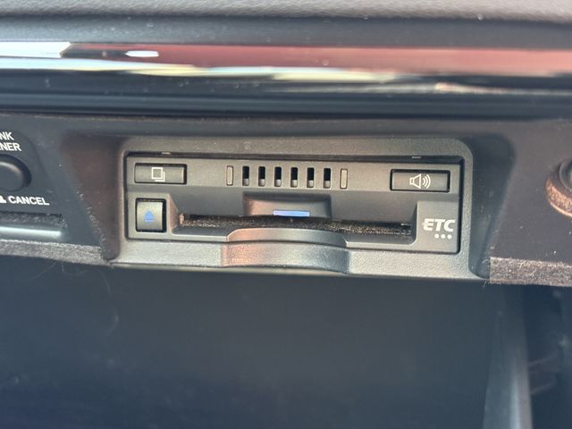 TOYOTA CROWN SEDAN HYBRID 4 2018 Image 31