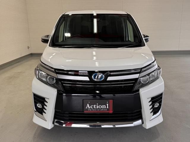 TOYOTA VOXY HYBRID 2017 Image 31