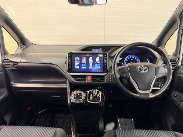 TOYOTA VOXY HYBRID 2017 Image 31