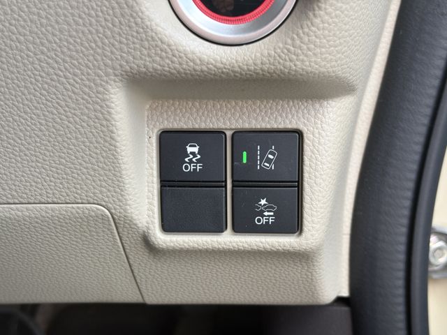 HONDA N BOX 2018 Image 31