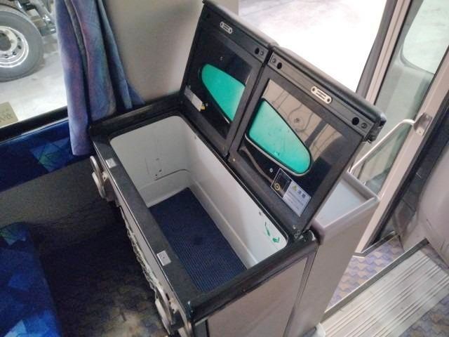 HINO MELPHA 2009 Image 31