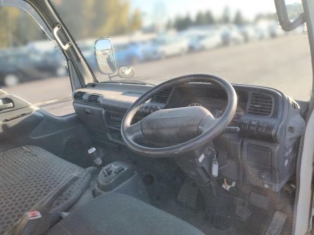 ISUZU ELF 2005 Image 31