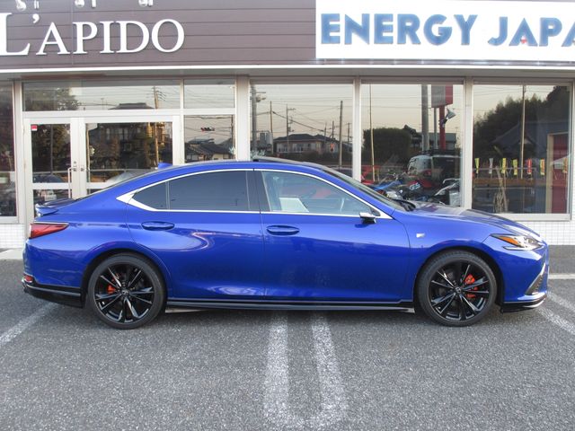 TOYOTA LEXUS ES300H 2022 Image 31