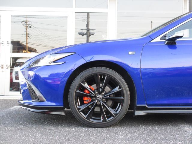 TOYOTA LEXUS ES300H 2022 Image 31