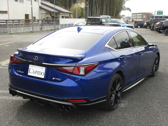 TOYOTA LEXUS ES300H 2022 Image 31