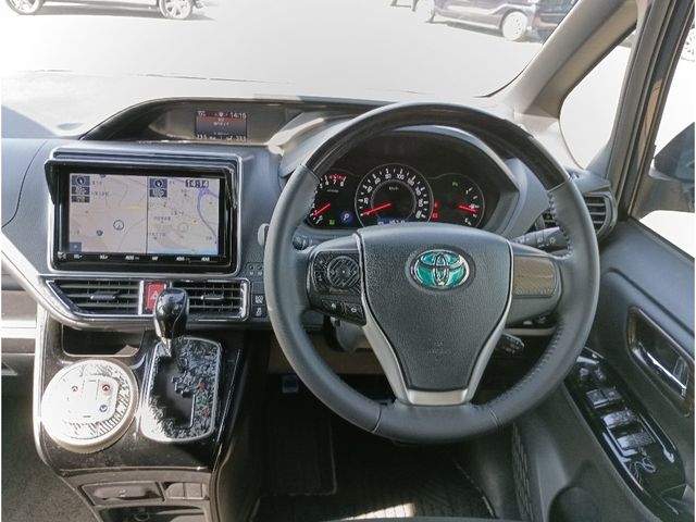 TOYOTA NOAH 2021 Image 31