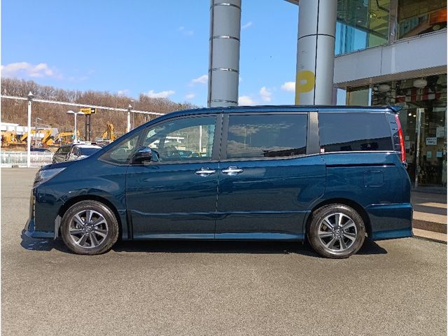 TOYOTA NOAH 2021 Image 31