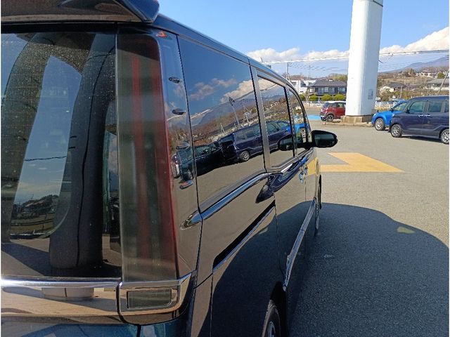 TOYOTA NOAH 2021 Image 31