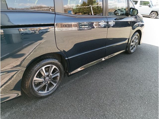 TOYOTA NOAH 2021 Image 31