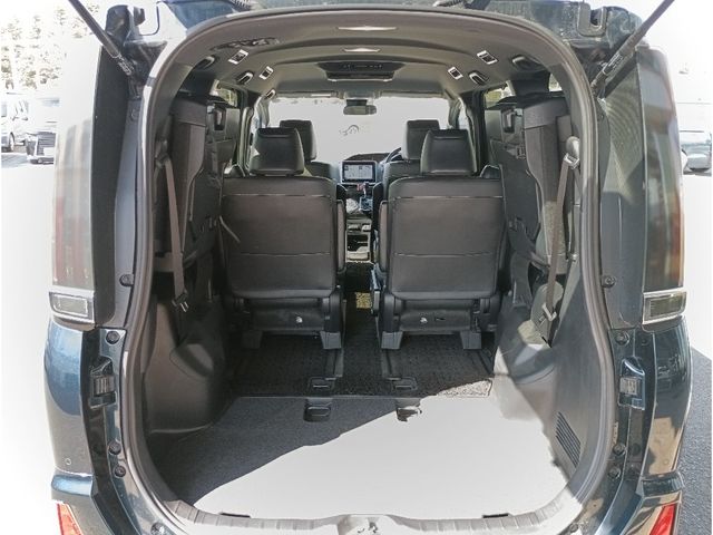 TOYOTA NOAH 2021 Image 31