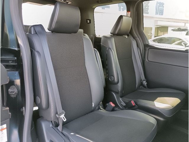 TOYOTA NOAH 2021 Image 31