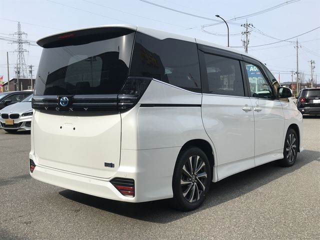 TOYOTA VOXY HYBRID 2024 Image 31