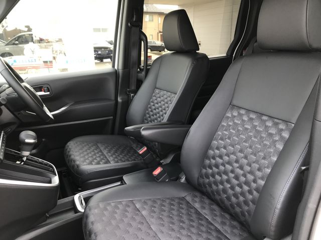 TOYOTA VOXY HYBRID 2024 Image 31