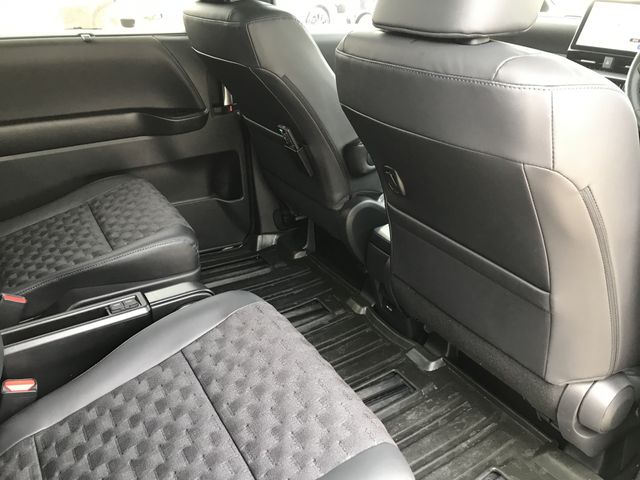 TOYOTA VOXY HYBRID 2024 Image 31