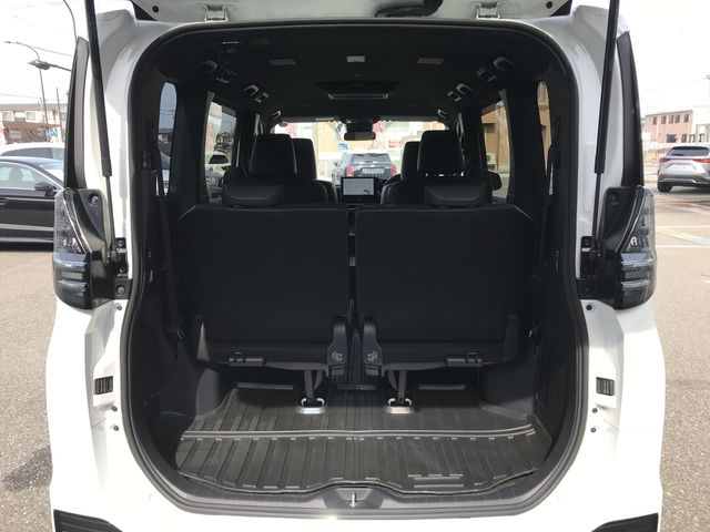 TOYOTA VOXY HYBRID 2024 Image 31