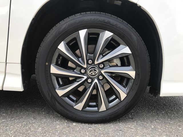 TOYOTA VOXY HYBRID 2024 Image 31