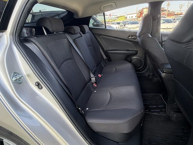 TOYOTA PRIUS 2017 Image 31