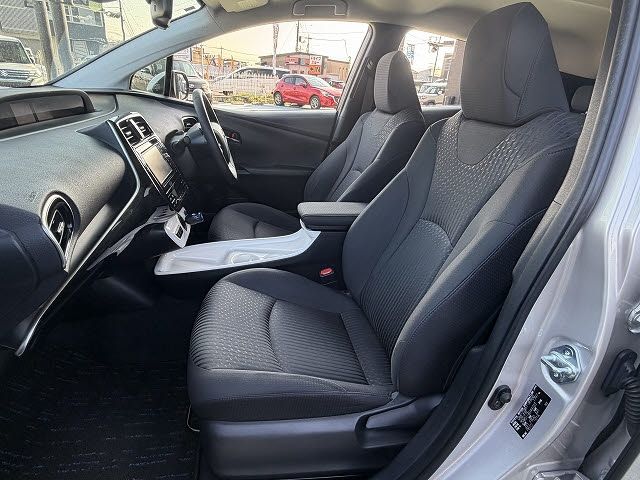 TOYOTA PRIUS 2017 Image 31