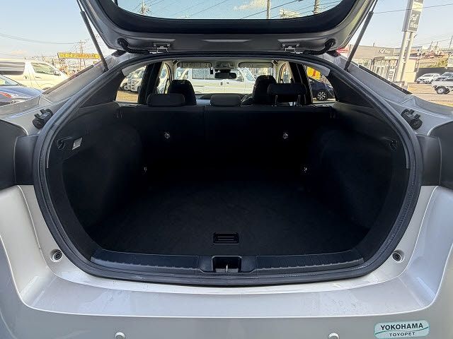 TOYOTA PRIUS 2017 Image 31