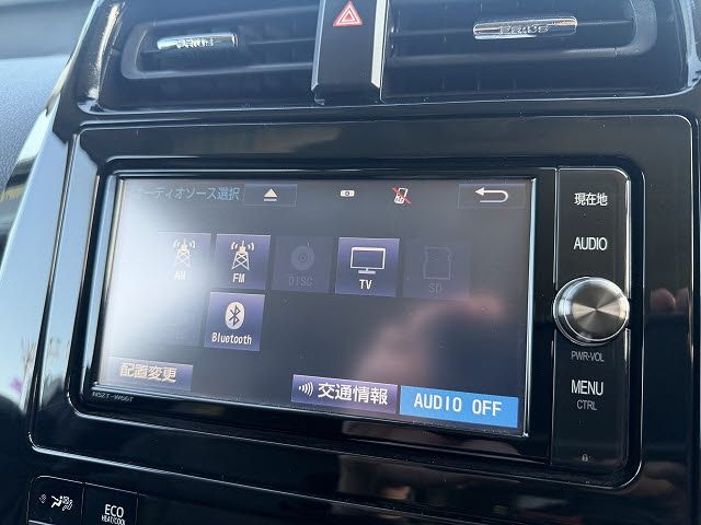 TOYOTA PRIUS 2017 Image 31