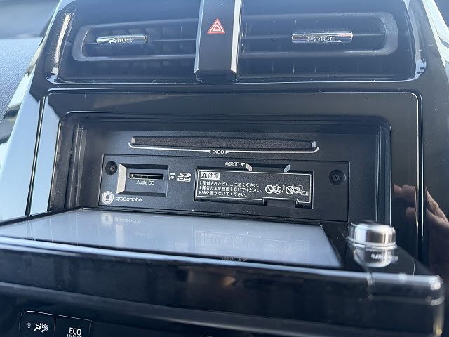 TOYOTA PRIUS 2017 Image 31