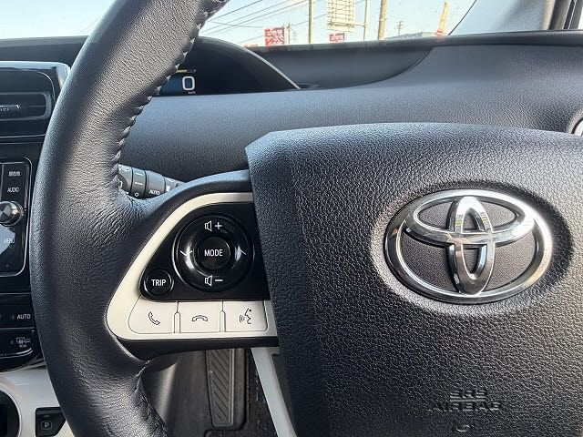 TOYOTA PRIUS 2017 Image 31