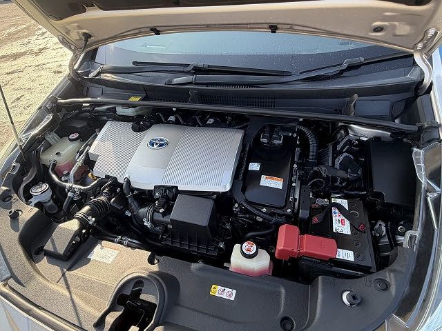 TOYOTA PRIUS 2017 Image 31