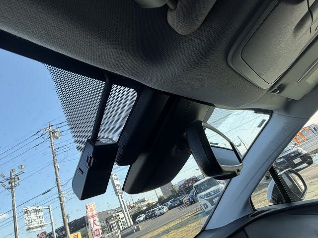 TOYOTA PRIUS 2017 Image 31