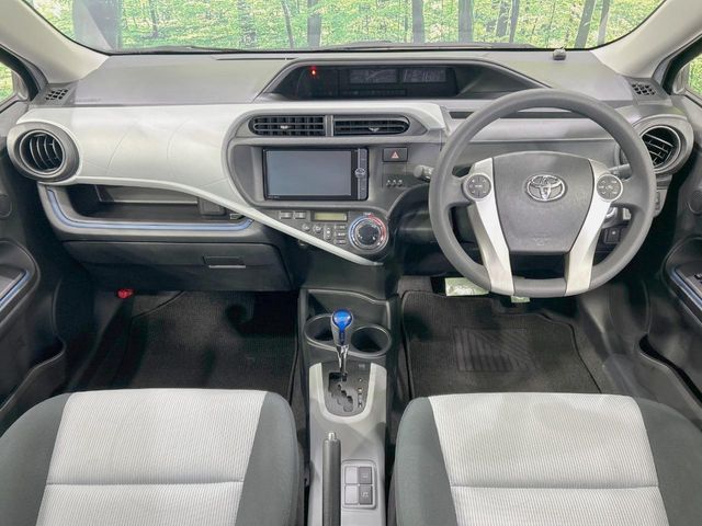 TOYOTA AQUA 2013 Image 31