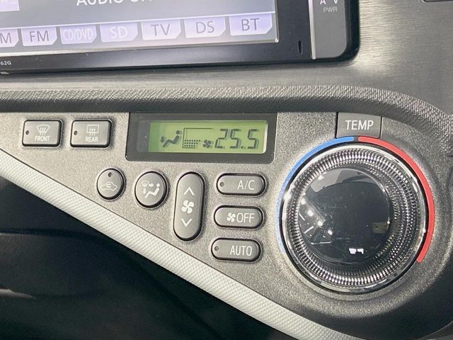 TOYOTA AQUA 2013 Image 31