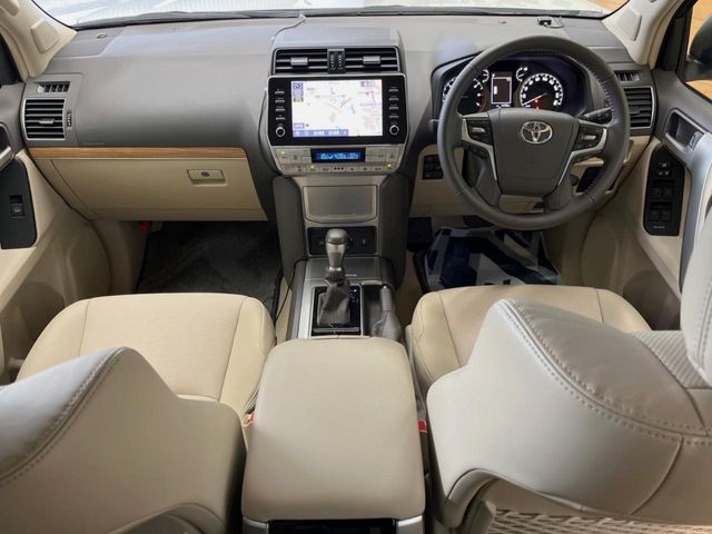 TOYOTA LANDCRUISER PRADO 2023 Image 31