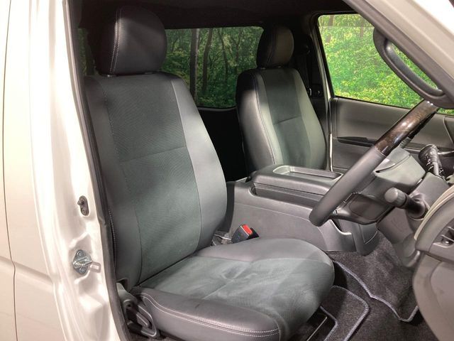 TOYOTA HIACE VAN 2WD 2022 Image 31