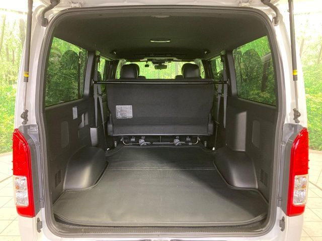 TOYOTA HIACE VAN 2WD 2022 Image 31