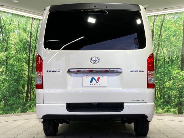 TOYOTA HIACE VAN 2WD 2022 Image 31