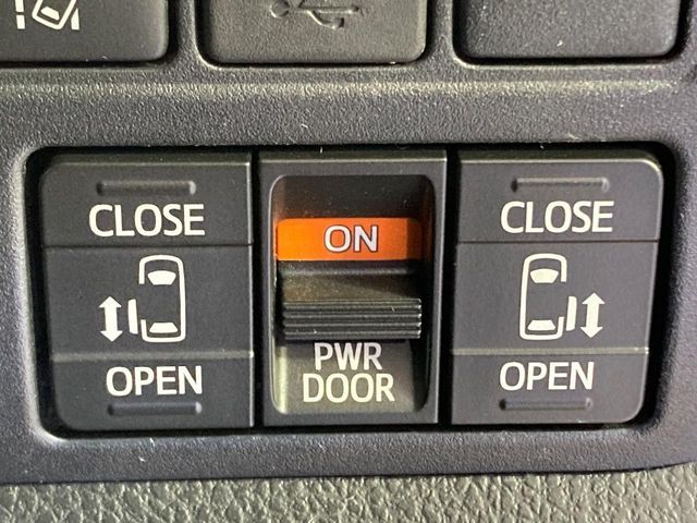 TOYOTA VOXY 2019 Image 31