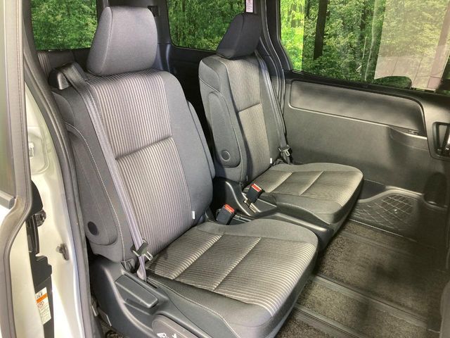 TOYOTA VOXY 2019 Image 31