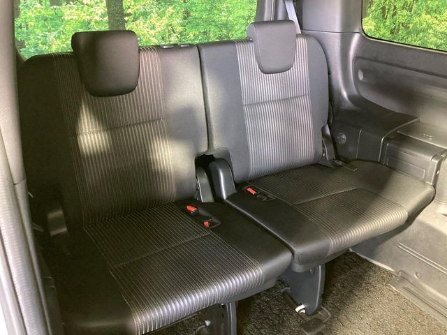 TOYOTA VOXY 2019 Image 31