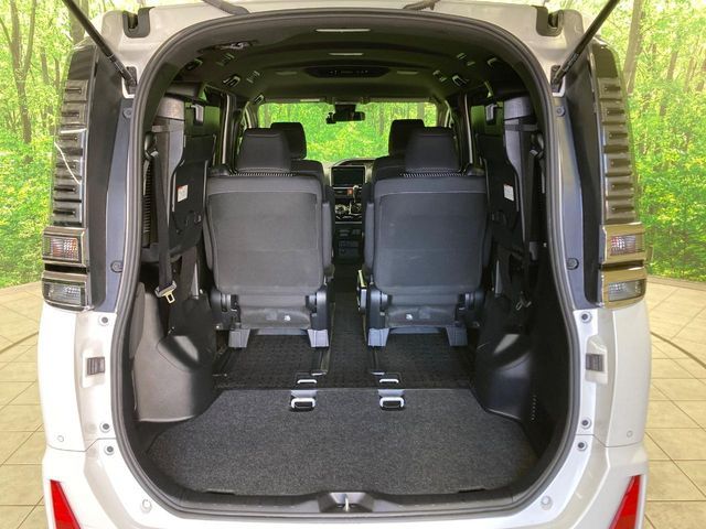 TOYOTA VOXY 2019 Image 31