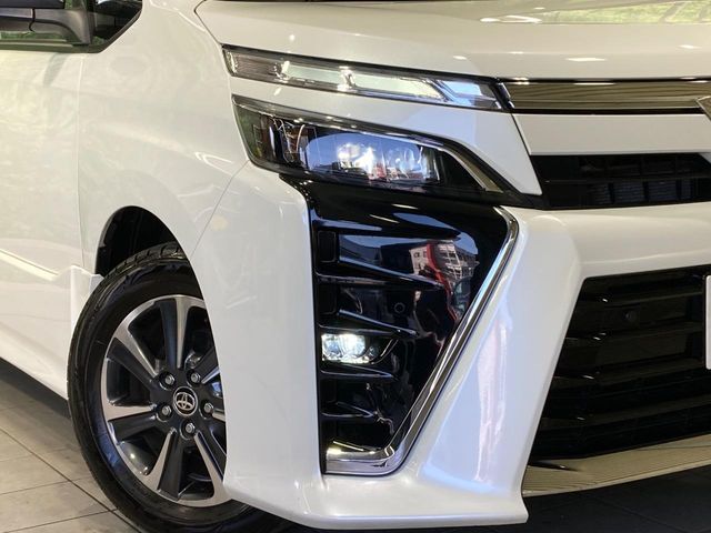 TOYOTA VOXY 2019 Image 31