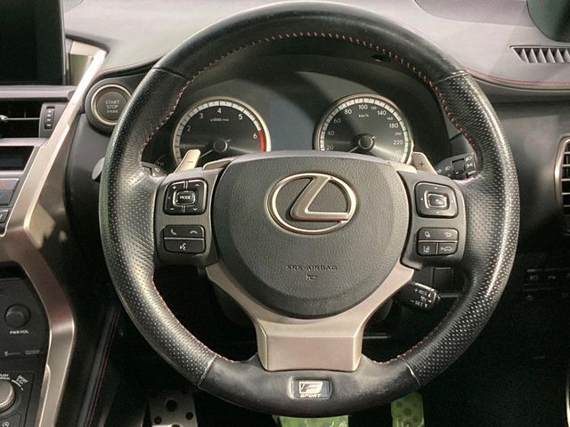 TOYOTA LEXUS NX200T 2017 Image 31