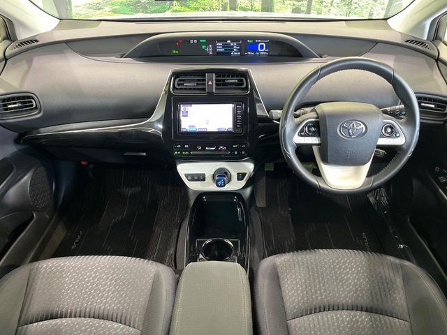 TOYOTA PRIUS 2018 Image 31