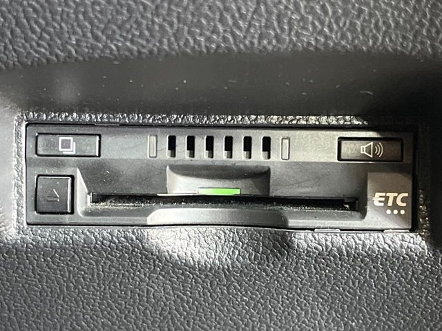 TOYOTA PRIUS 2018 Image 31