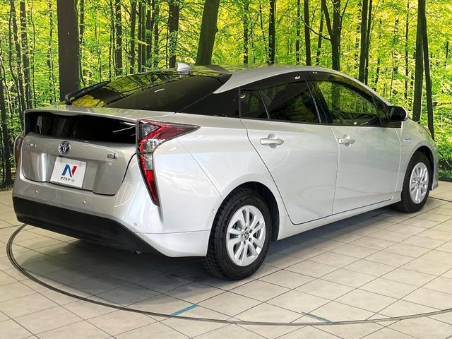 TOYOTA PRIUS 2018 Image 31