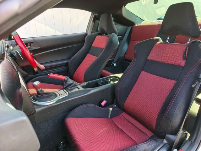 TOYOTA 86 2012 Image 31