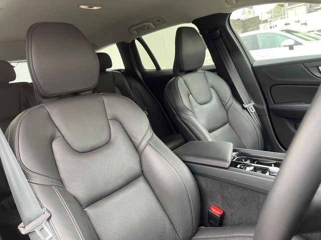 VOLVO V60 2024 Image 31